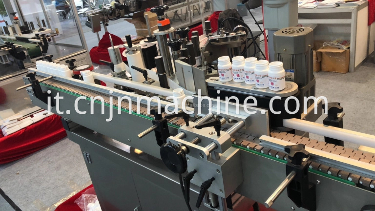 automatic labeling machine